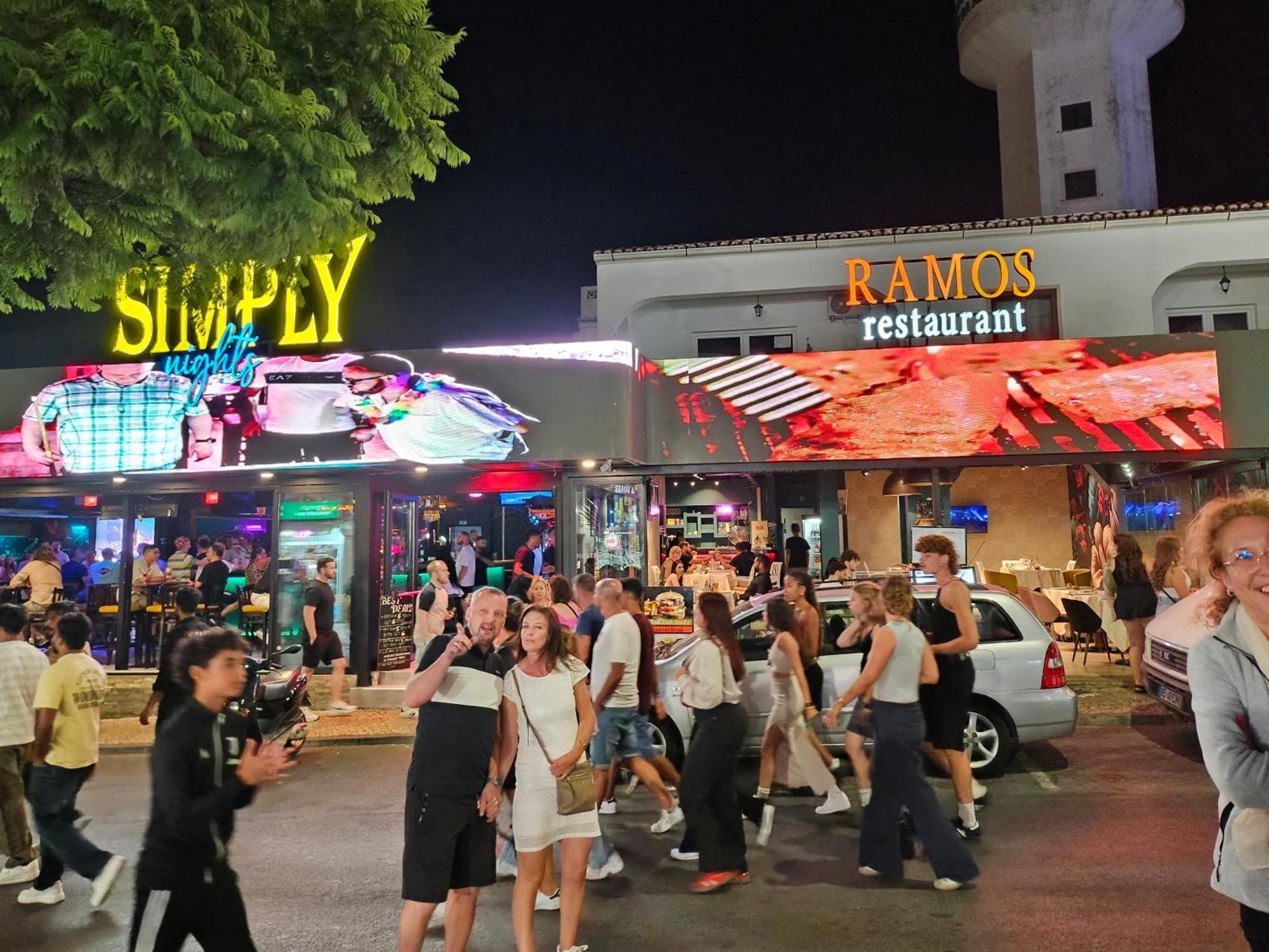 Guest House Casa Ramos On The Strip 알부페이라 외부 사진